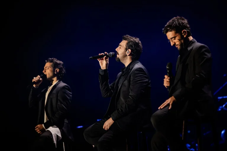 IL VOLO spievajú v modrom svetle
